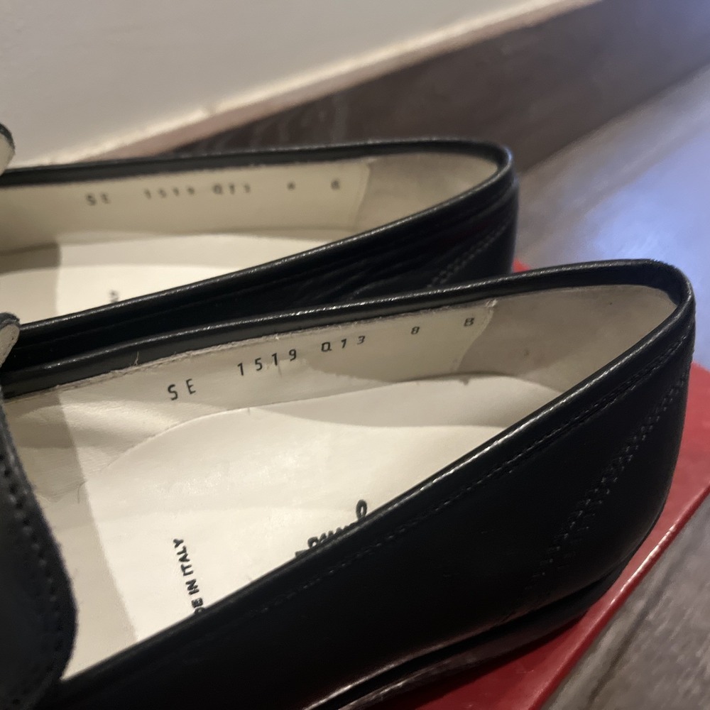 Salvatore Ferragamo 8B Black Leather Driver Loafer Black Logo Hardware - Picture 5 of 10